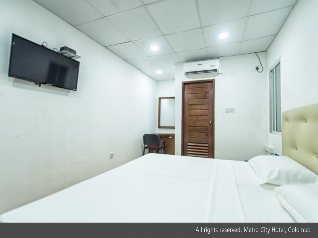 Metro City Hotel Colombo Exteriör bild
