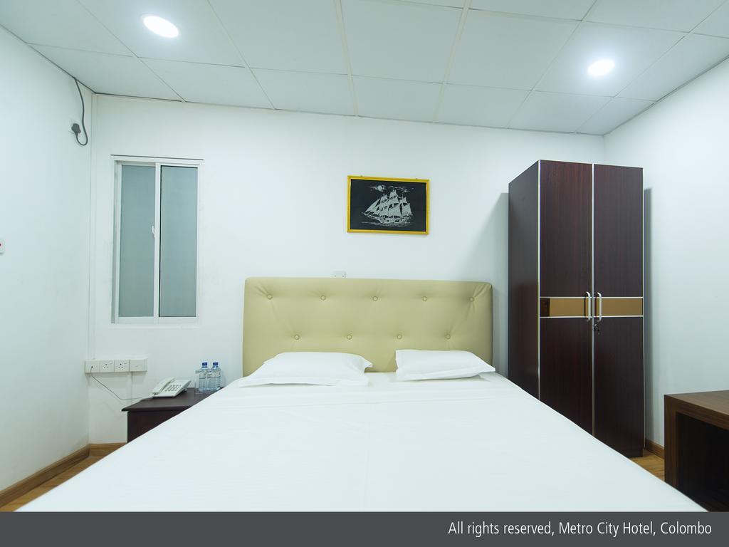 Metro City Hotel Colombo Exteriör bild