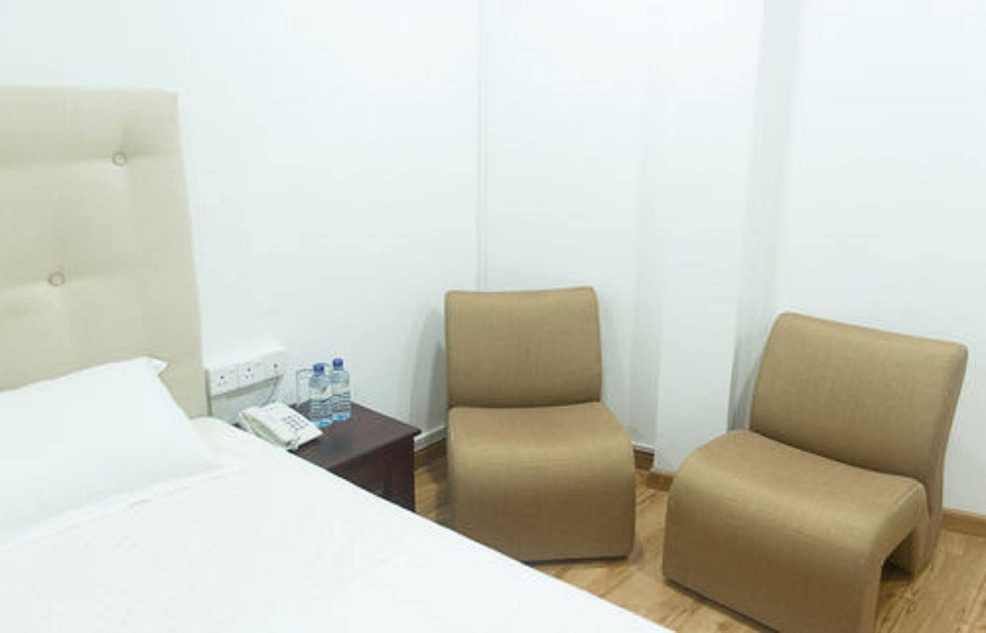 Metro City Hotel Colombo Exteriör bild