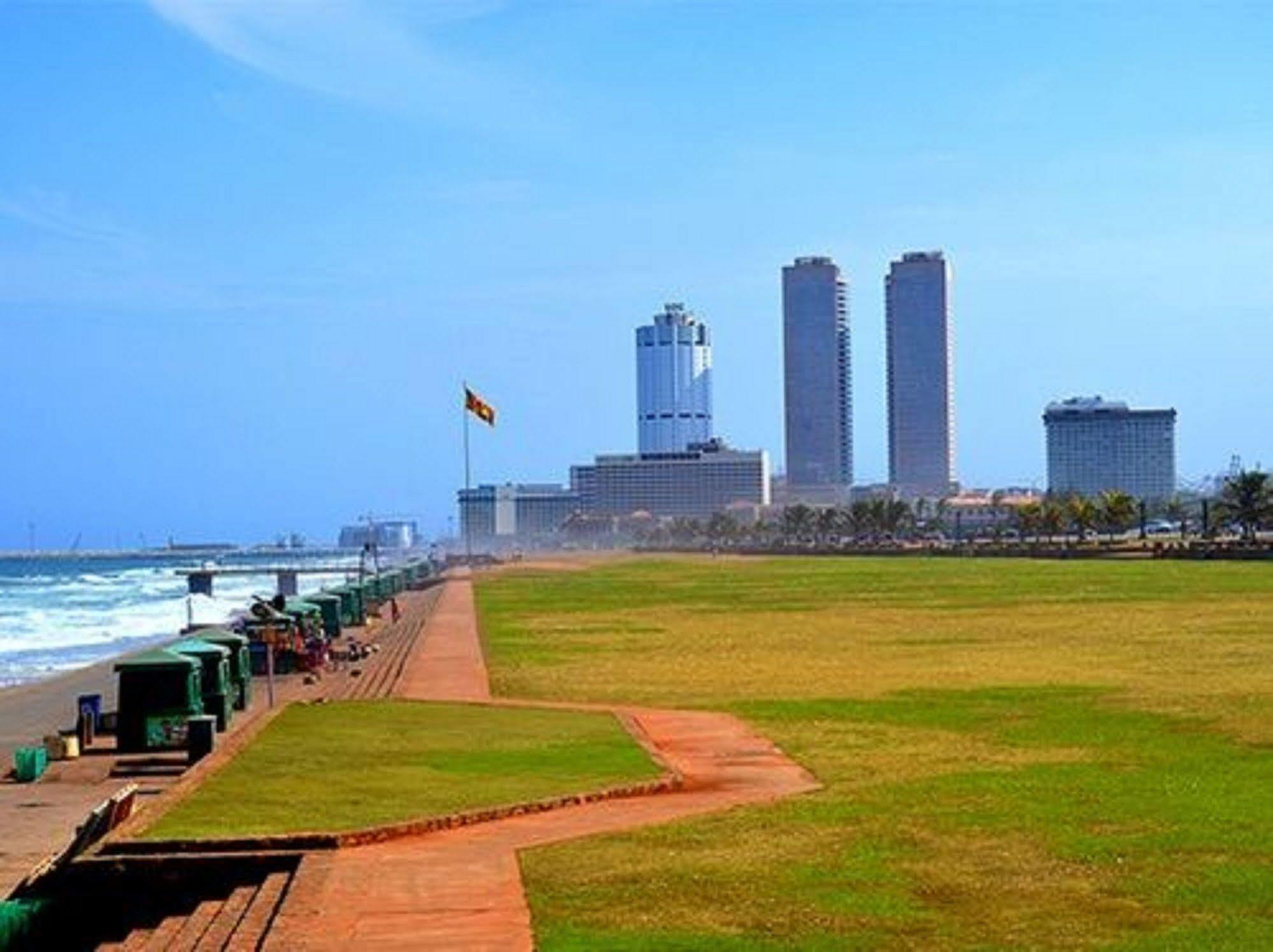 Metro City Hotel Colombo Exteriör bild