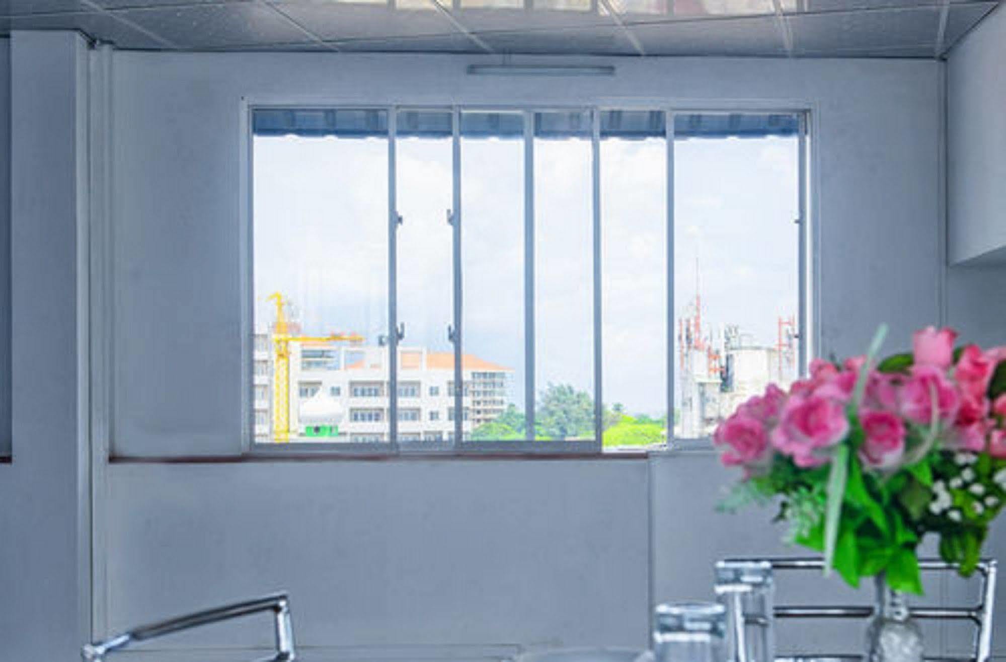Metro City Hotel Colombo Exteriör bild